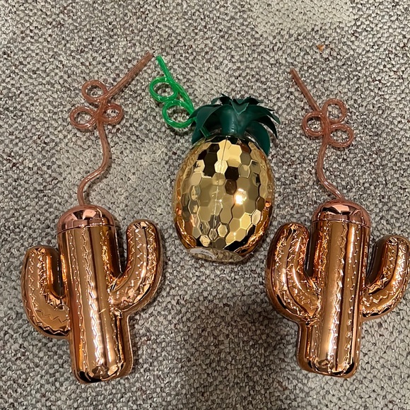 Shaped cups! - Picture 1 of 1